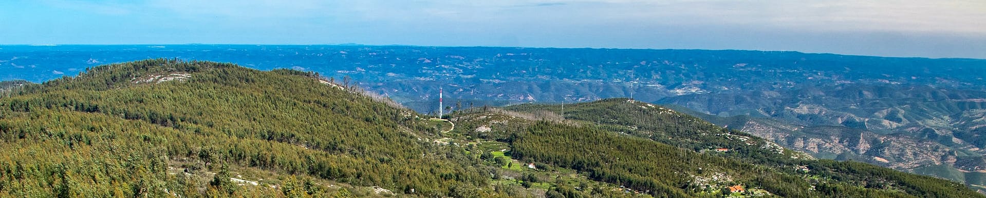 5-Day hiking escape in the Algarve View from the Monchique mountains in the Algarve